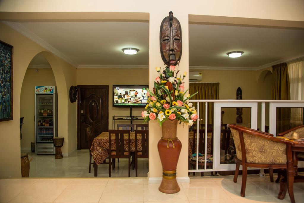 Alma House Hotel アクラ エクステリア 写真